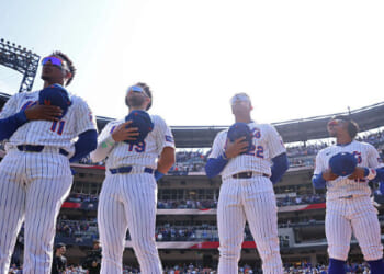 Hamilton Star Botches Anthem Before Mets-Pirates Opening Day Game