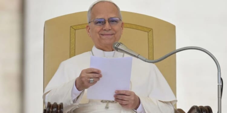 Pope to Italian newspaper: In age of AI, respect role of journalists and dignity of readers