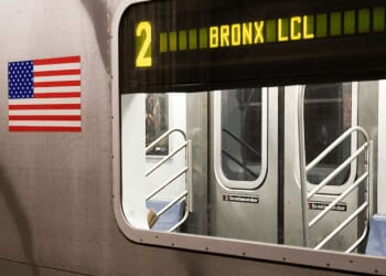 Mugger slashes teen in face, steals his phone — but victim grabs knife from mugger and fights back in brutal fashion: Report