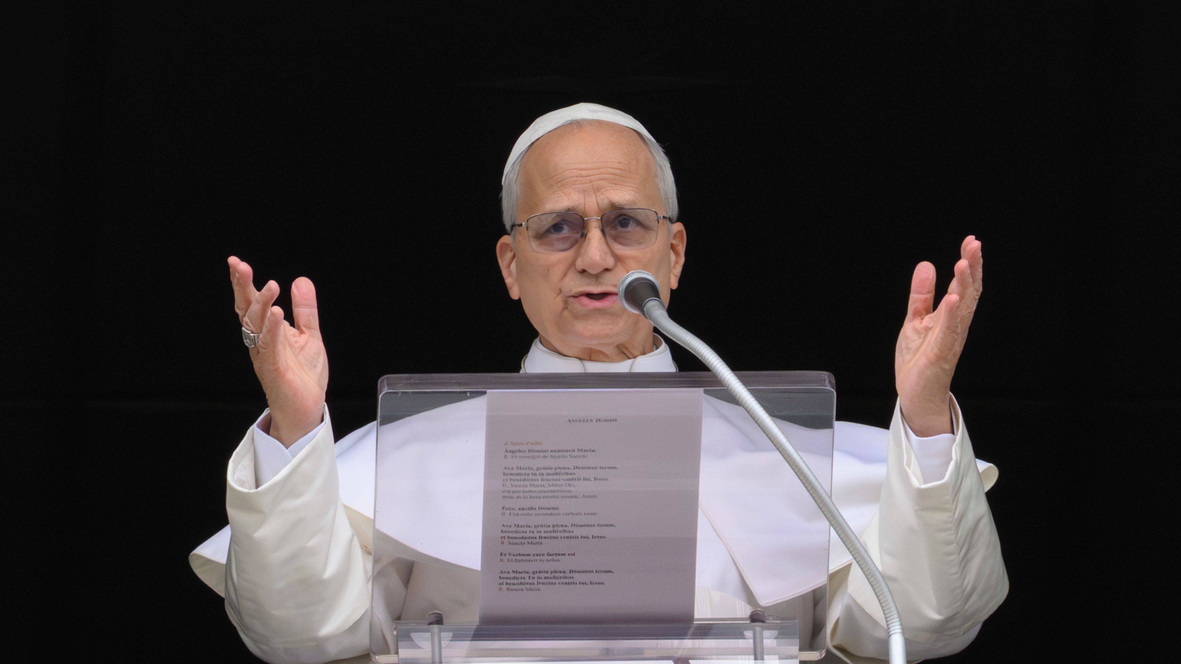 Pope urges ceasefire in Middle East