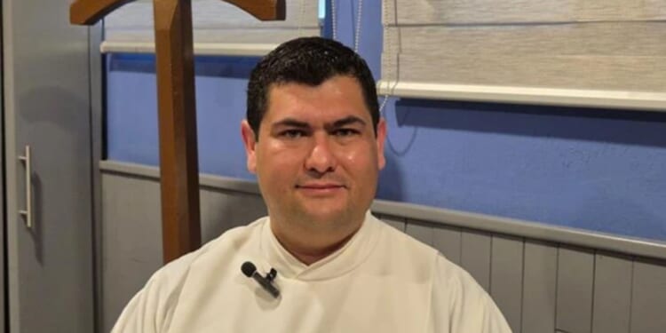 Priest scrutinized for letters written on behalf of 2 notorious Mexican drug traffickers