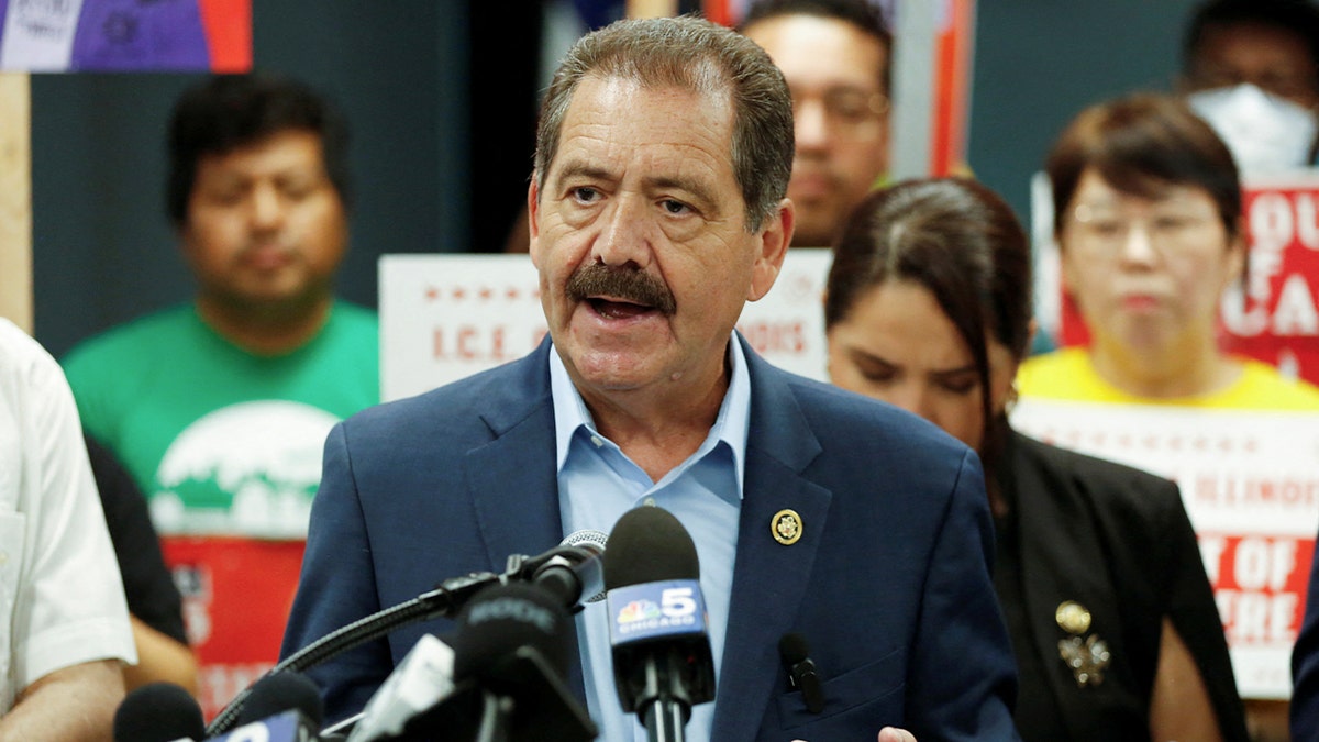 Rep. Chuy Garcia speaks to press