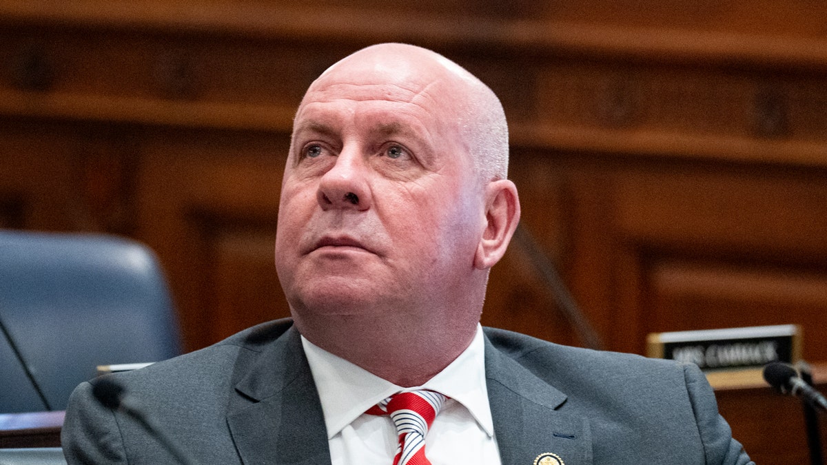 Photo of Rep. Dave Taylor looking to the right