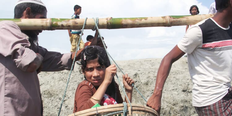 Rohingya refugees learn about Lent as Caritas Bangladesh bridges faiths in camps