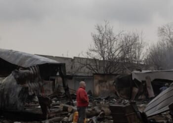 Russian Strike on Zaporizhzhia Kills Two as Ukraine Seeks Peace Talks