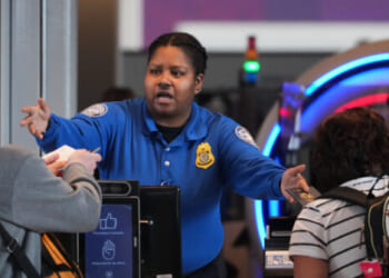 Trump Will Sign EO to Pay TSA Agents During Partial Shutdown