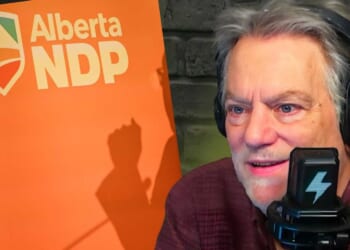 WATCH: Chaos erupts at Canadian NDP convention over pronouns and ‘equity cards’