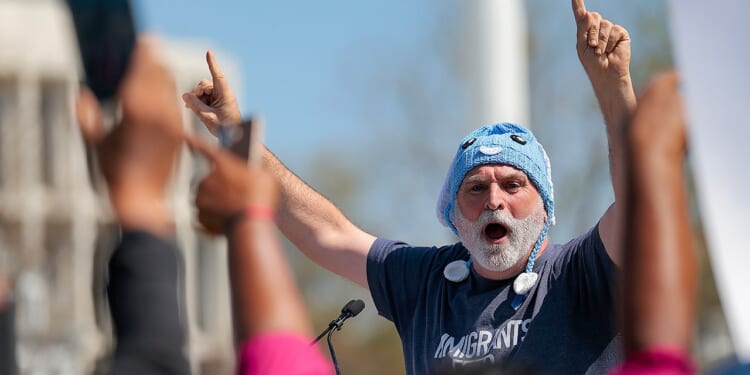 WATCH: Celebrity chef blasts Trump for changing the 'rules' at Supreme Court protest