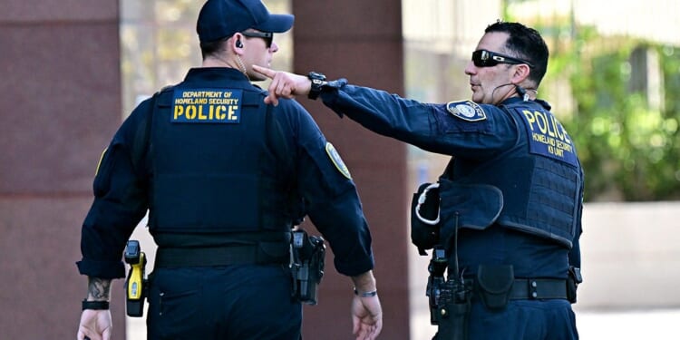 Colorado e-filing system reportedly requires lawyers to pledge not to aid ICE