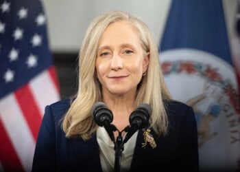 Trump warns Virginia could face New York-style tax and business exodus