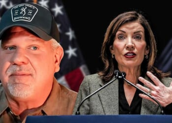 WATCH: Glenn Beck ruthlessly mocks Kathy Hochul for begging ex-New Yorkers to return and fund her social programs