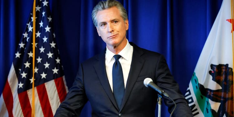 9th Circuit blocks California law requiring ICE agents to show ID