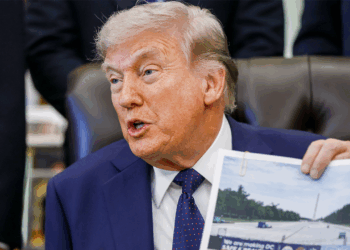 Trump says National Mall reflecting pool will be 'American flag blue'