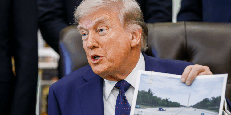 Trump says National Mall reflecting pool will be 'American flag blue'