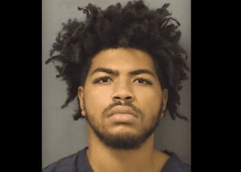 3 female customers at Florida Taco Bell allegedly use water cup for soda — then employee opens fire after argument