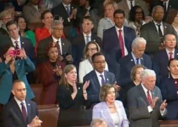 King Charles gets standing ovation from Democrats chanting No Kings