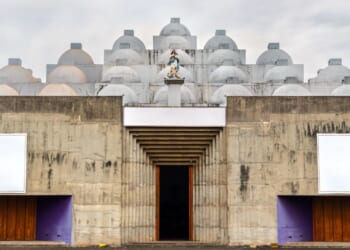 Churches packed in Nicaragua for Holy Week amid restrictions and police presence