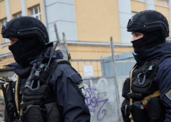 Gunman Shot Dead After Killing at Least Six, Taking Hostages in Kyiv