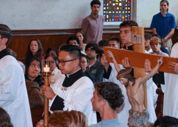 Many U.S. Catholic Dioceses to Welcome Record Numbers of Converts This Easter