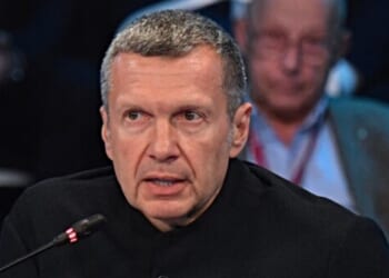 Russian Propagandist Who Called Meloni a 'Whore' Targets Italian President