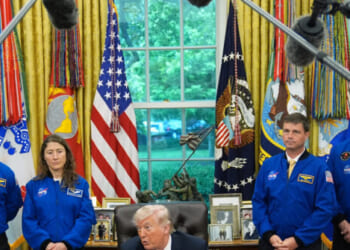 Trump Hosts Artemis II Crew at WH Weeks After They Circled Moon