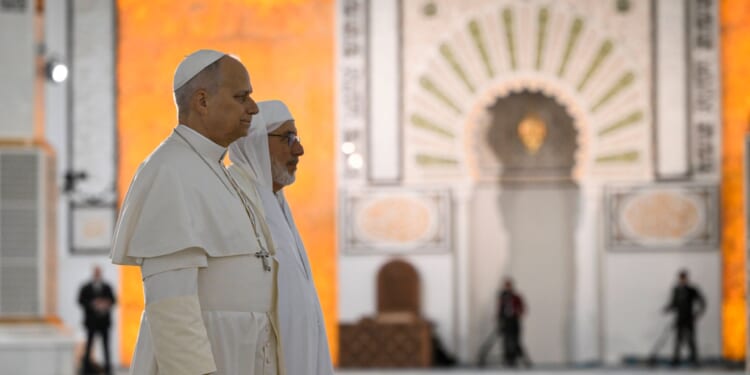 EWTN News explains: Why does the pope visit mosques on papal trips?